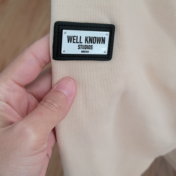 EUC Well Known Mens Hoodie - Picture 6 of 6